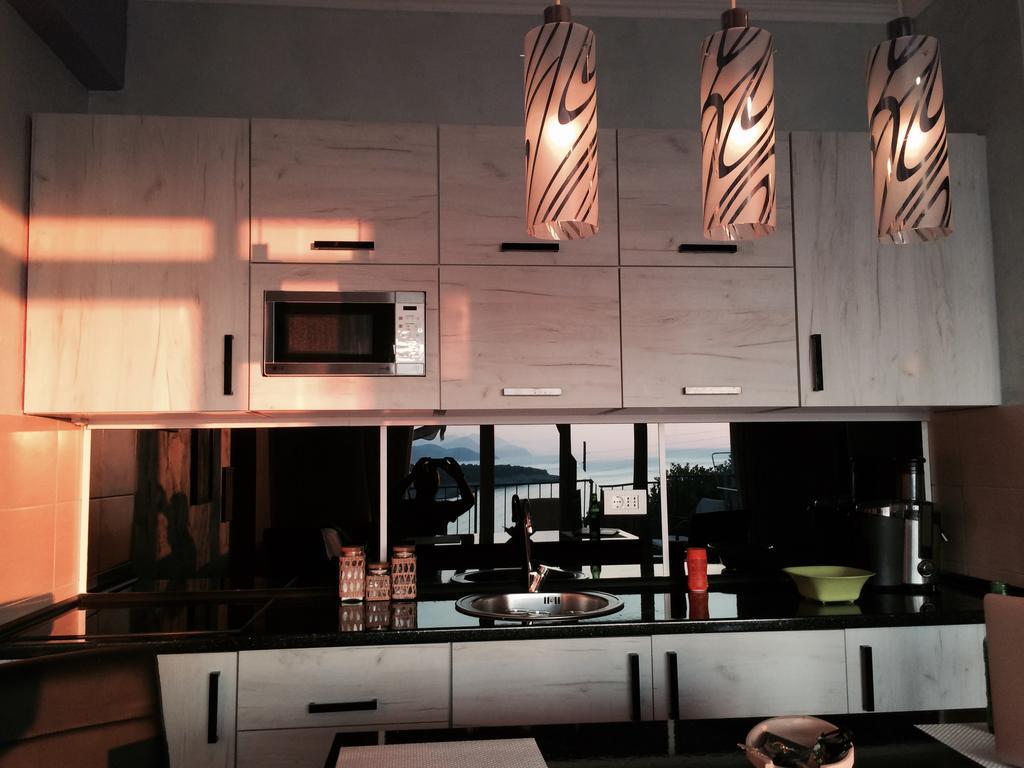 Apartment Olive Утеха Стая снимка